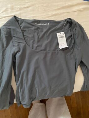 Charcoal grey Abercrombie long sleeve